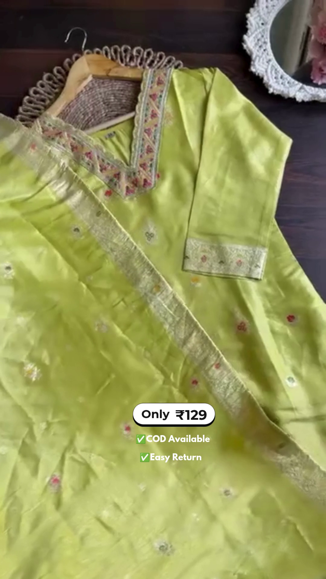 Women's Green Anarkali Kurta Set - Image 3